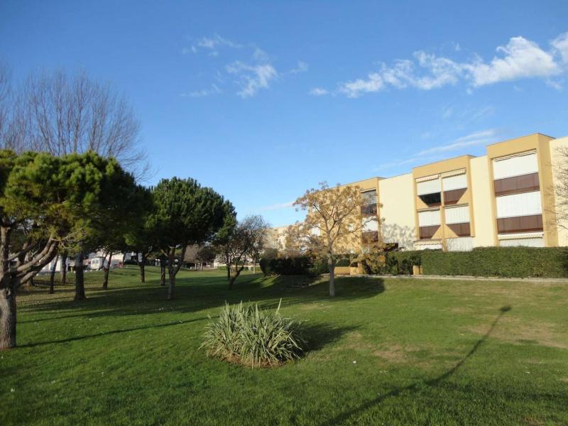 Appartement lumineux avec terrasse et parking sécurisé - FR-1-307-291 - image 3
