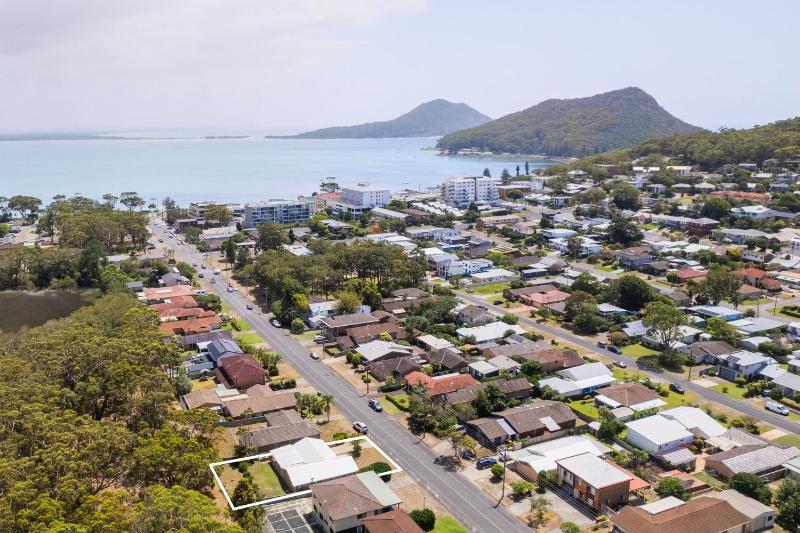 Bay House Shoal Bay 36 Government Rd - ducted air conditioning boat parking linen and only 450 metres to the water - image 25