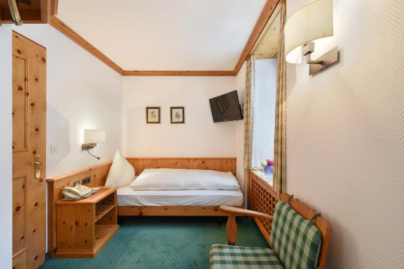 Standard Single Room image 3