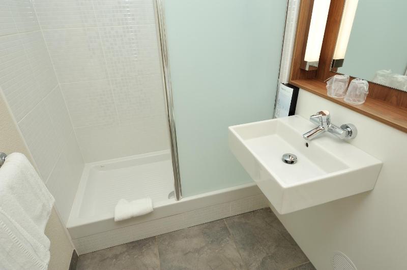 Superior Twin Room image 2