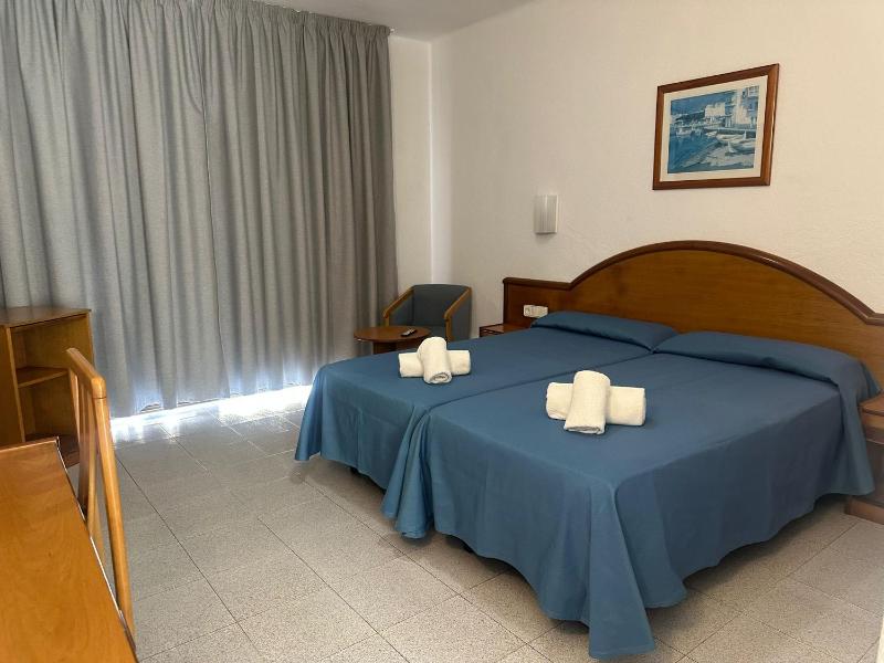 Hotel Marina Playa De Palma - image 6