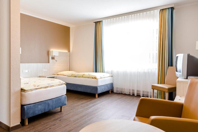 Quadruple Room image 3