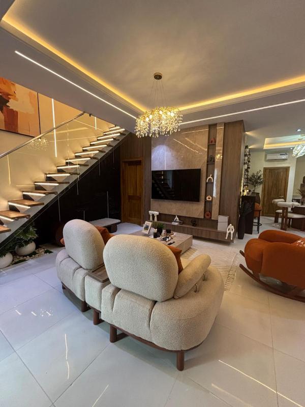 The apartment is calm - image 11