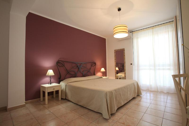 Triple Room with Sea Side View image 2