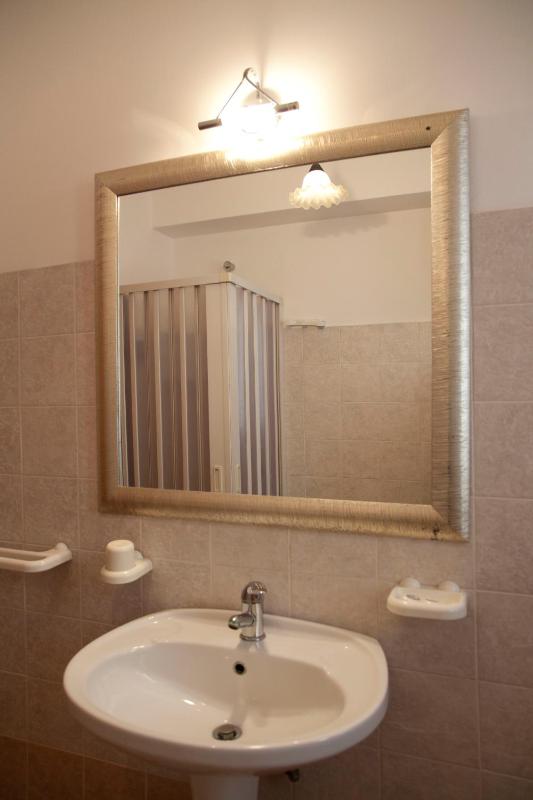Quadruple Room image 2