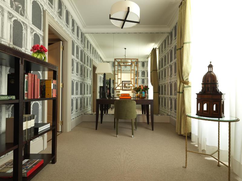 Executive Suite image 1