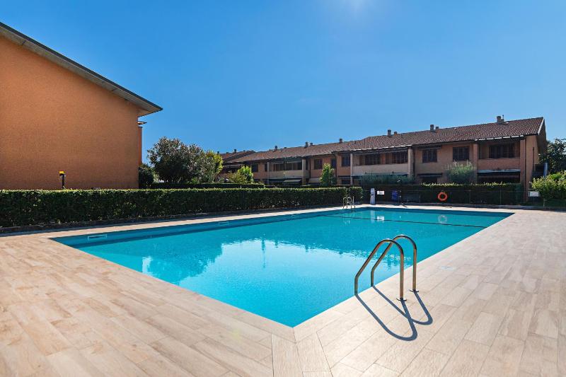 Artemisia B2-12 by Wonderful Italy - image 17