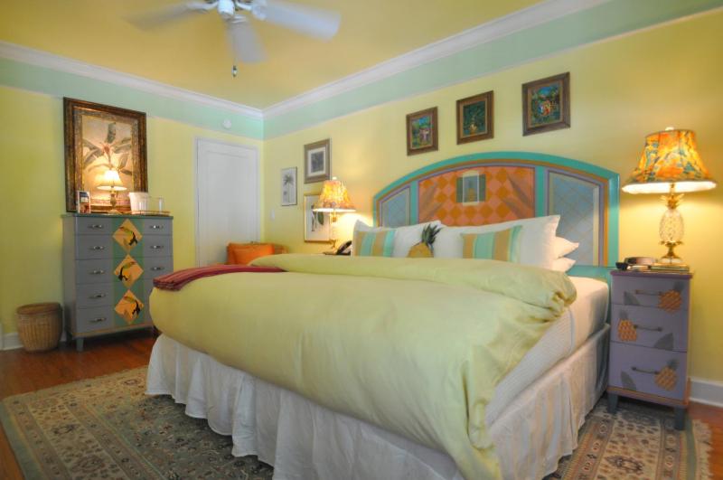 Pineapple Point Guesthouse & Resort - Gay Men's Resort - image 3