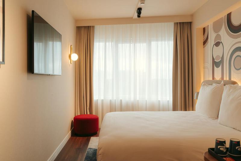 Via Antwerp - image 15
