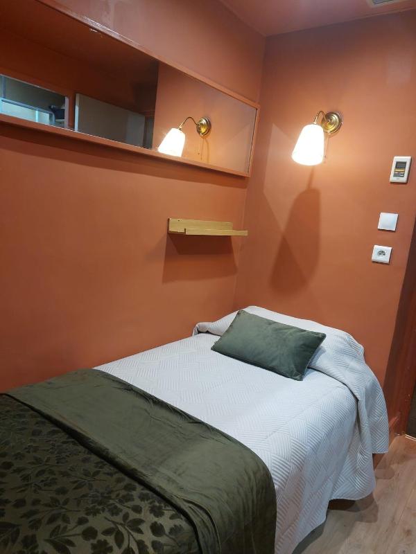 Hotel Comédie - Place De La Comédie Corum - image 6