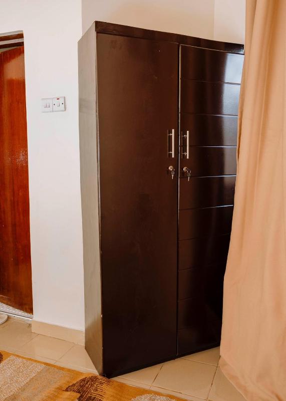 Prevail apartment-3 Bedrooms Family friendly swimming Pool Bathtub Near Beach - image 9