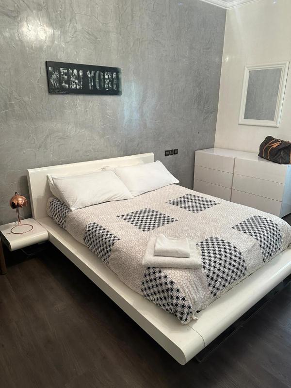 AtlasStay - 2 bedroom apartment near stadium - image 9