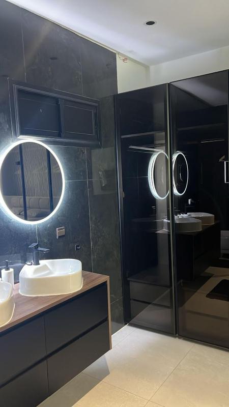 AtlasStay - 3-bedroom apartment near stadium - image 15