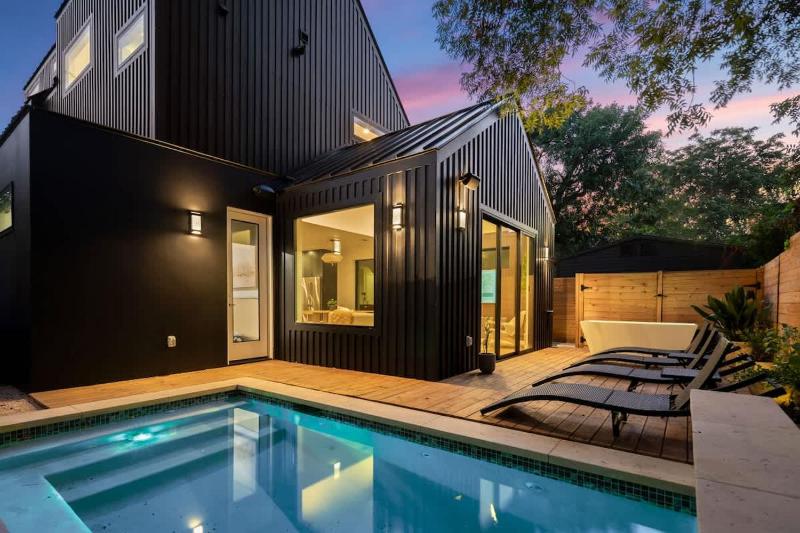 Zen Haus East Austin Spa Retreat Pool Sauna Gym - image 1