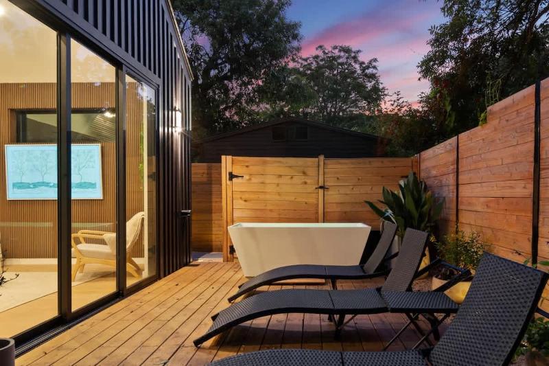 Zen Haus East Austin Spa Retreat Pool Sauna Gym - image 43
