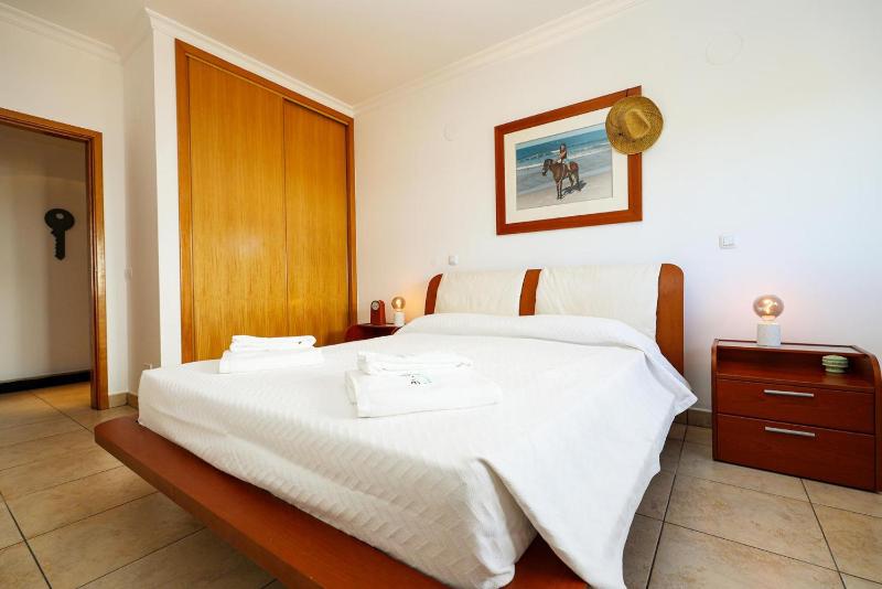 B80 - Gideon Albasol 2 Bed Apartment in Lagos - image 18