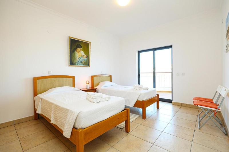 B80 - Gideon Albasol 2 Bed Apartment in Lagos - image 35