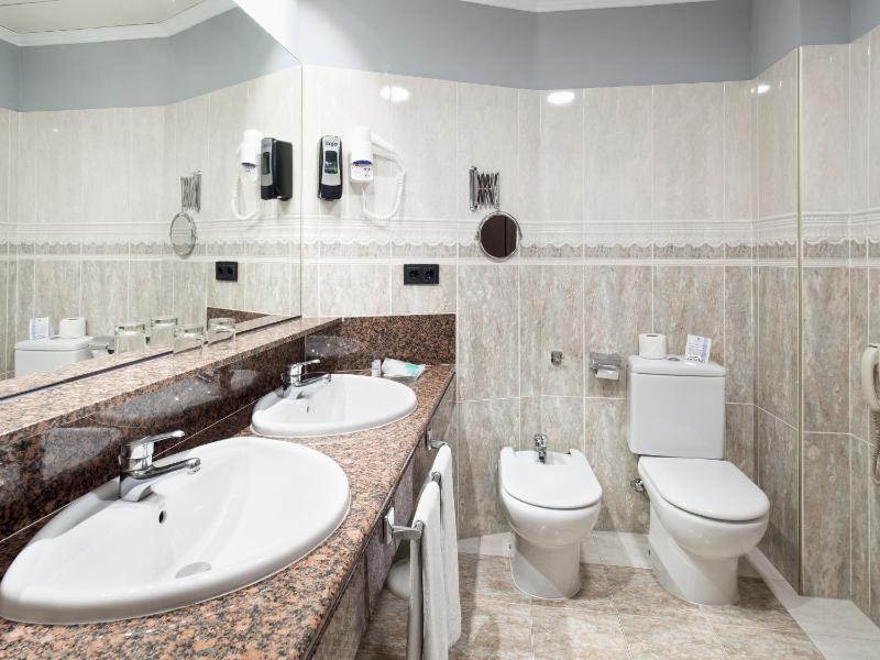 Superior Double or Twin Room image 1