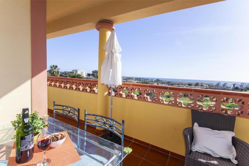 B47 - Walkway Beach View Apartment - image 32