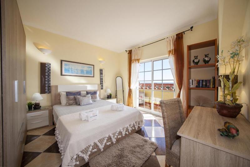 B47 - Walkway Beach View Apartment - image 12