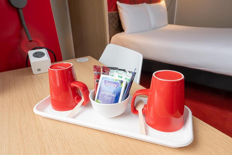 ibis Portsmouth - image 35