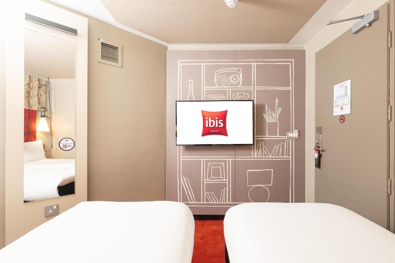 ibis Portsmouth - image 22