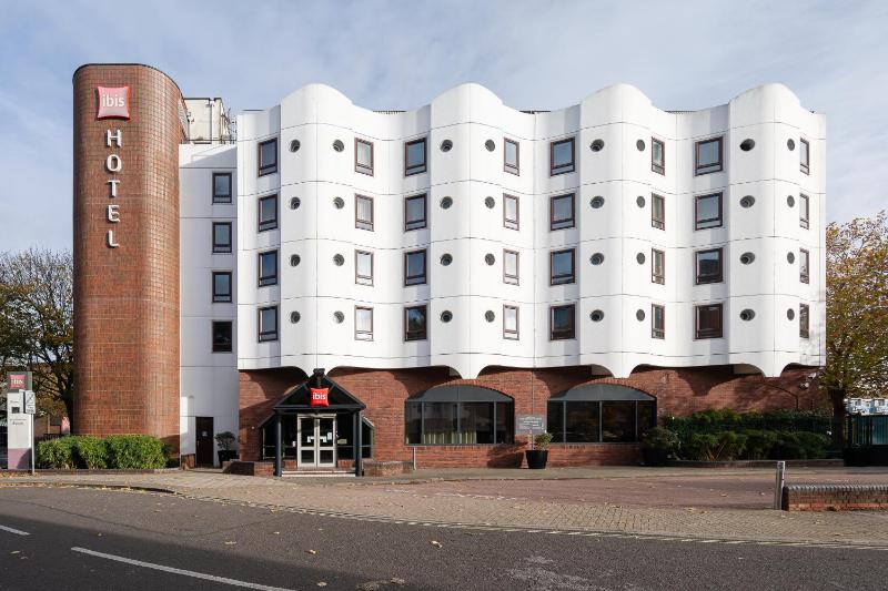 ibis Portsmouth - image 44