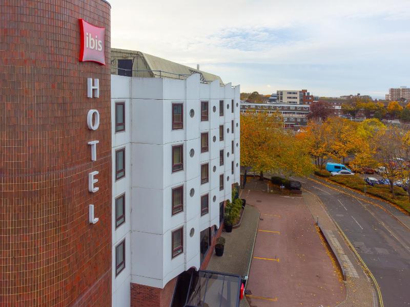 ibis Portsmouth - image 42