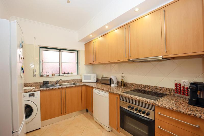 B95 - Casa Melo Apartment in Praia da Luz - image 9