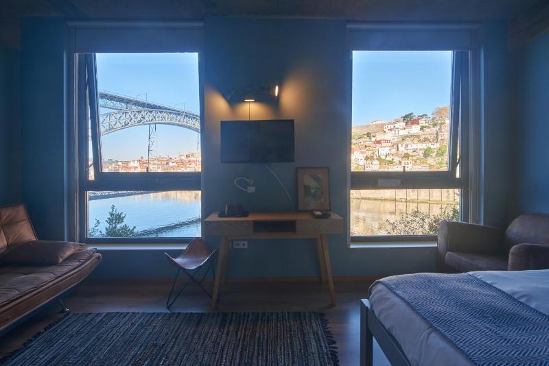 Bridge It - Suites & Views - image 48