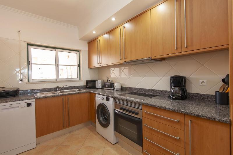 B73 - Luz Sun Holiday Apartment - image 25