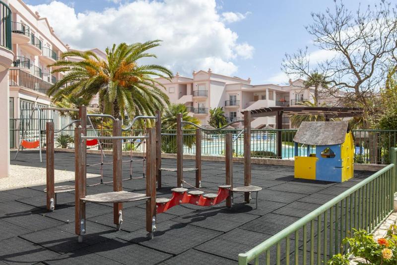 B73 - Luz Sun Holiday Apartment - image 9