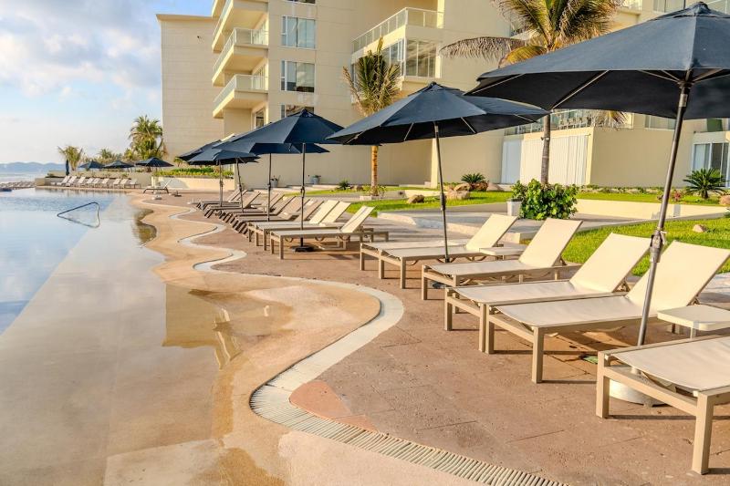 Oceanfront Apartment in Acapulco 4 Bedrooms - image 8