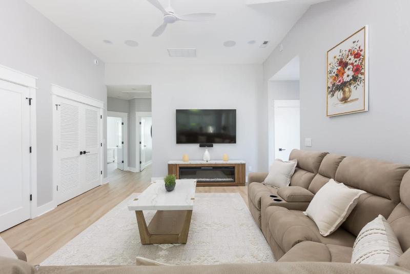 Modern Home in the Heart of KDH Minutes to Beach & More - image 36