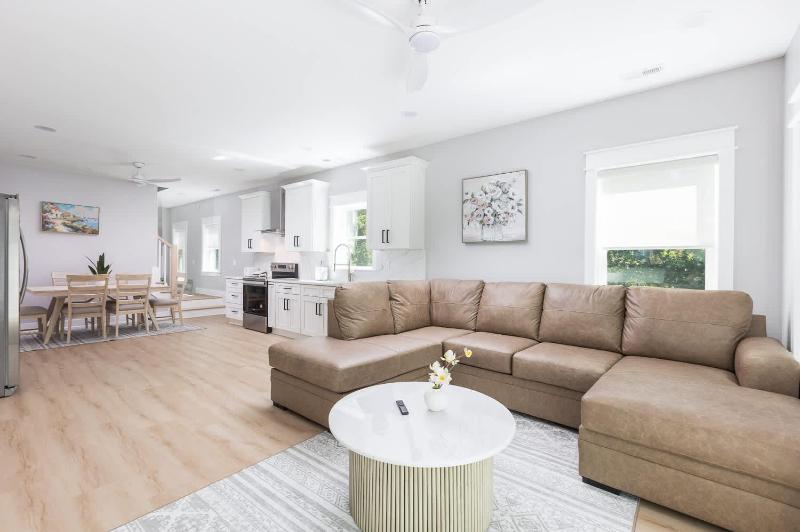 Modern Home in the Heart of KDH Minutes to Beach & More - image 37
