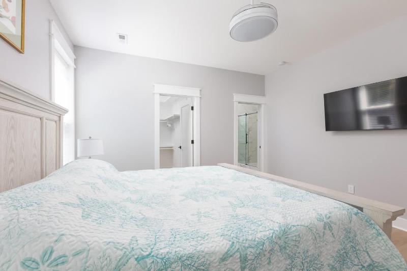 Modern Home in the Heart of KDH Minutes to Beach & More - image 18