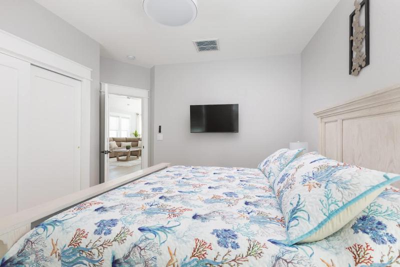 Modern Home in the Heart of KDH Minutes to Beach & More - image 28