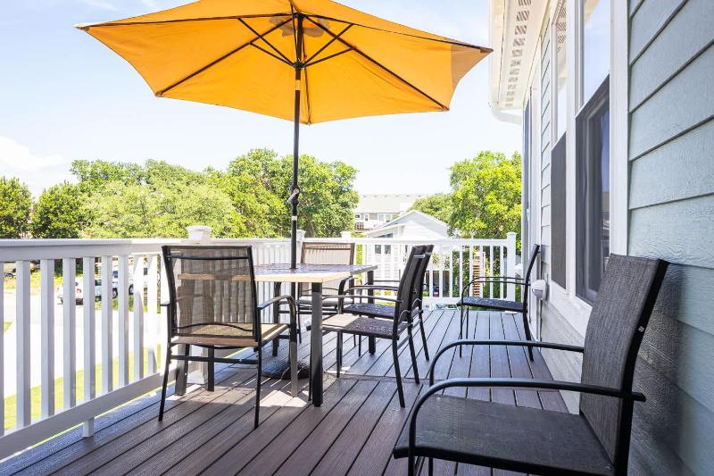 Modern Home in the Heart of KDH Minutes to Beach - image 16