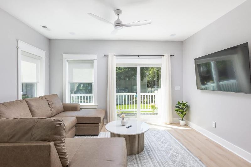 Modern Home in the Heart of KDH Minutes to Beach - image 28