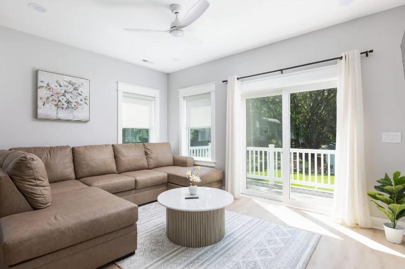Modern Home in the Heart of KDH Minutes to Beach - image 25