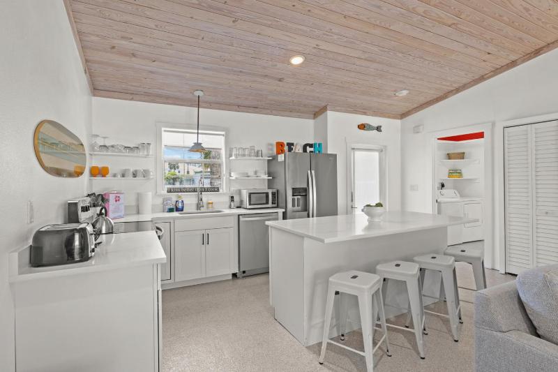 Captain's Quarters Spinnakers - 202 - 56th 1 - image 31