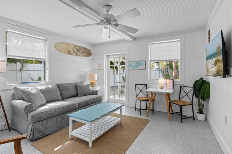 Cabin 2 Spinnakers Cottages: Dog Friendly - 250 Steps to Beach Home - image 15
