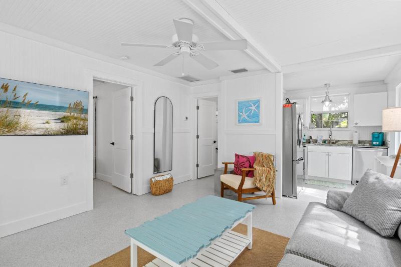 Cabin 2 Spinnakers Cottages: Dog Friendly - 250 Steps to Beach Home - image 10