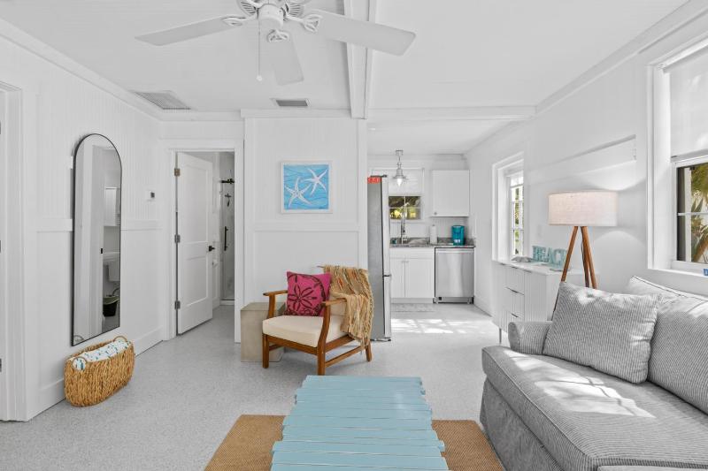 Cabin 2 Spinnakers Cottages: Dog Friendly - 250 Steps to Beach Home - image 5