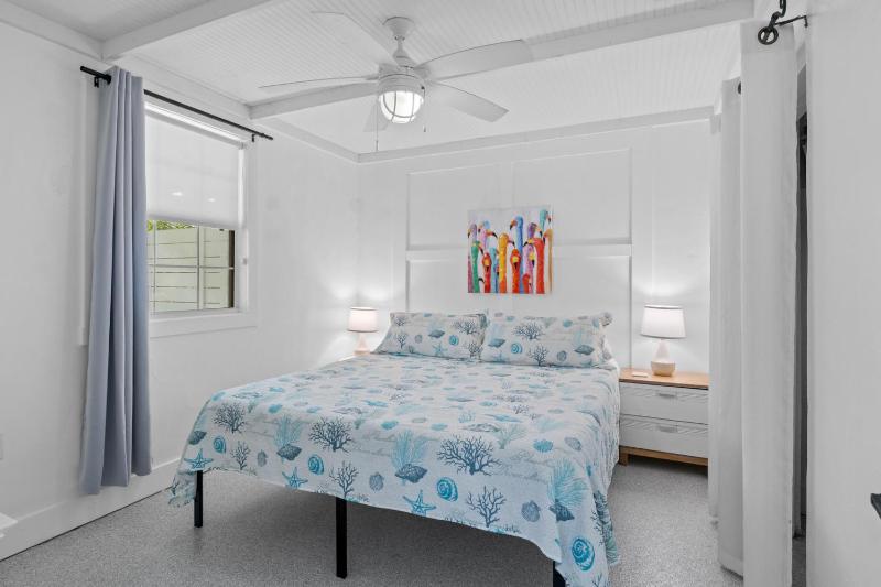 Cabin 2 Spinnakers Cottages: Dog Friendly - 250 Steps to Beach Home - image 11