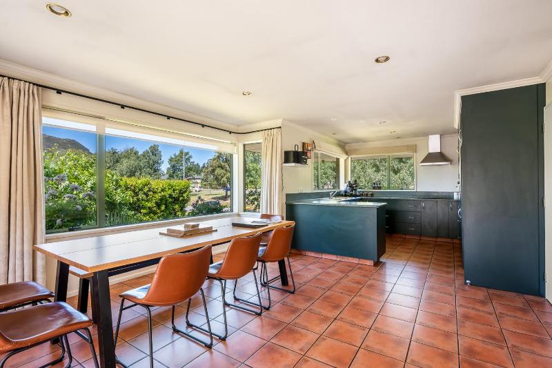 Hedditch Hideaway - image 19