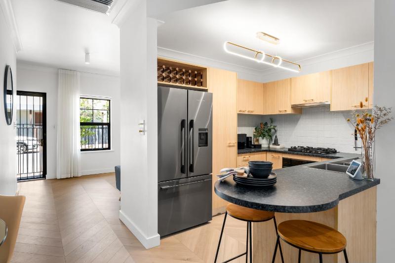 East on King - Minutes to Dining Parklands & CBD - image 13