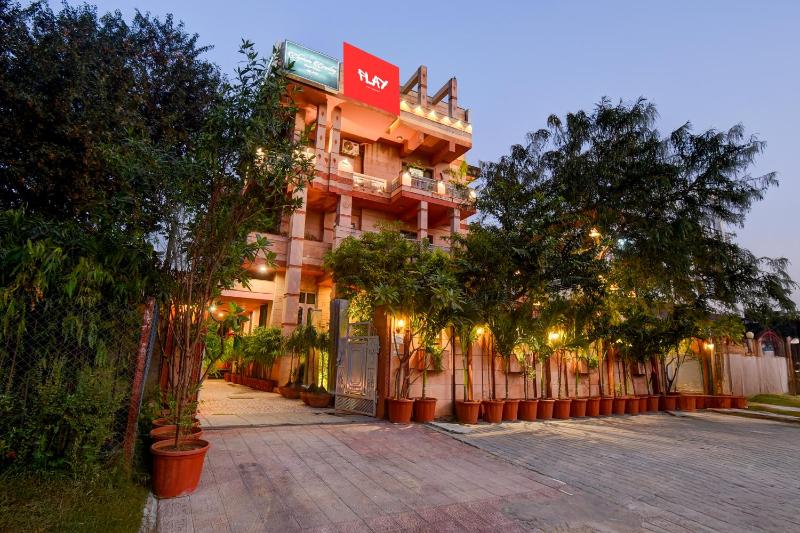 PLAY HOTEL ELYSIUM couple friendly - image 1