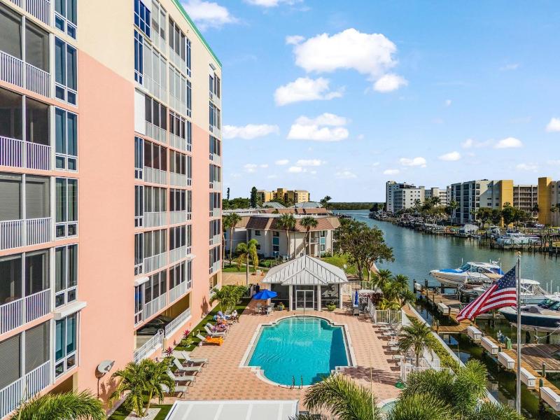 Palm Harbor Penthouse with Marina Views condo - image 1