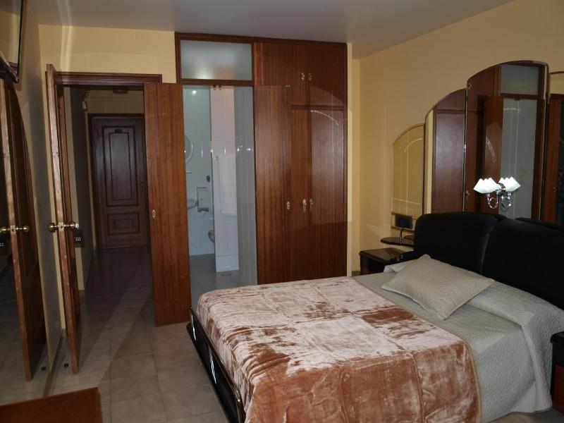 Double Room image 2